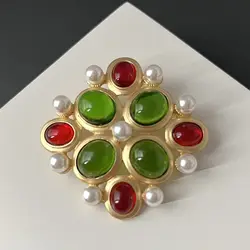 Vintage Court-style Resin Pearl Brooch for Women Luxury Glazed Geometric Hollow Corsage Fashion Baroque Brooches Pins