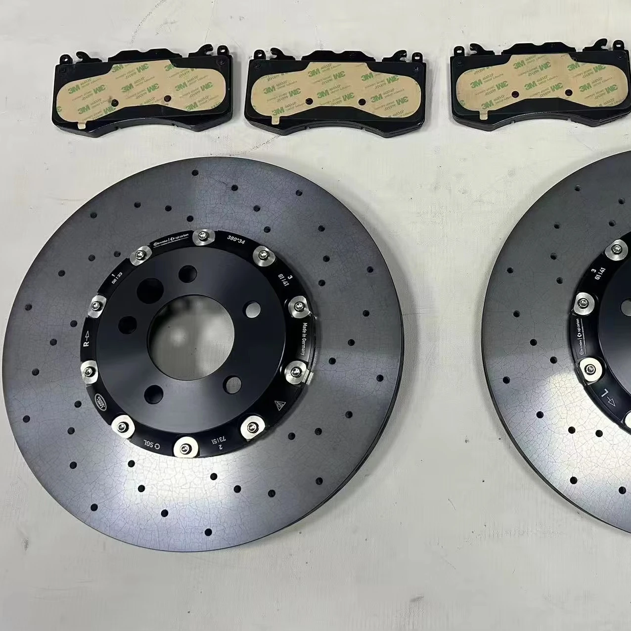 Carbon Ceramic Brake Calipers OEM Brand Universal Fit Customizable Sizes 1 Year Warranty for Zeekr Alfaromeo