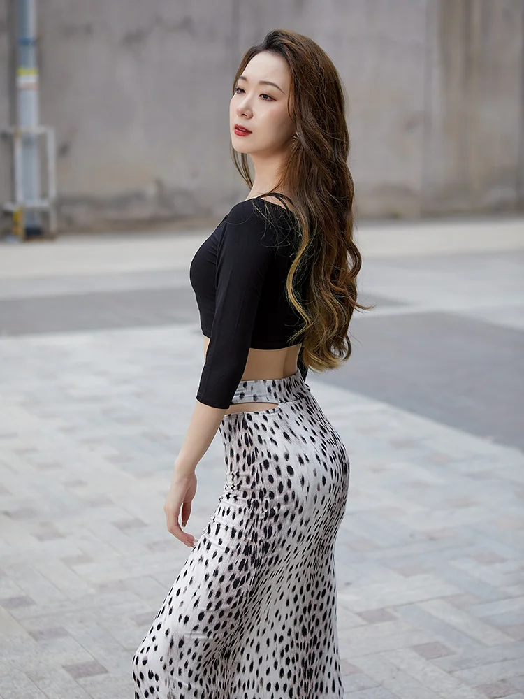 Conjunto E de Dança do Ventre com Estampa de Leopardo, Saia Longa e Top de Manga Média para Exercícios de Dança e Fitn...