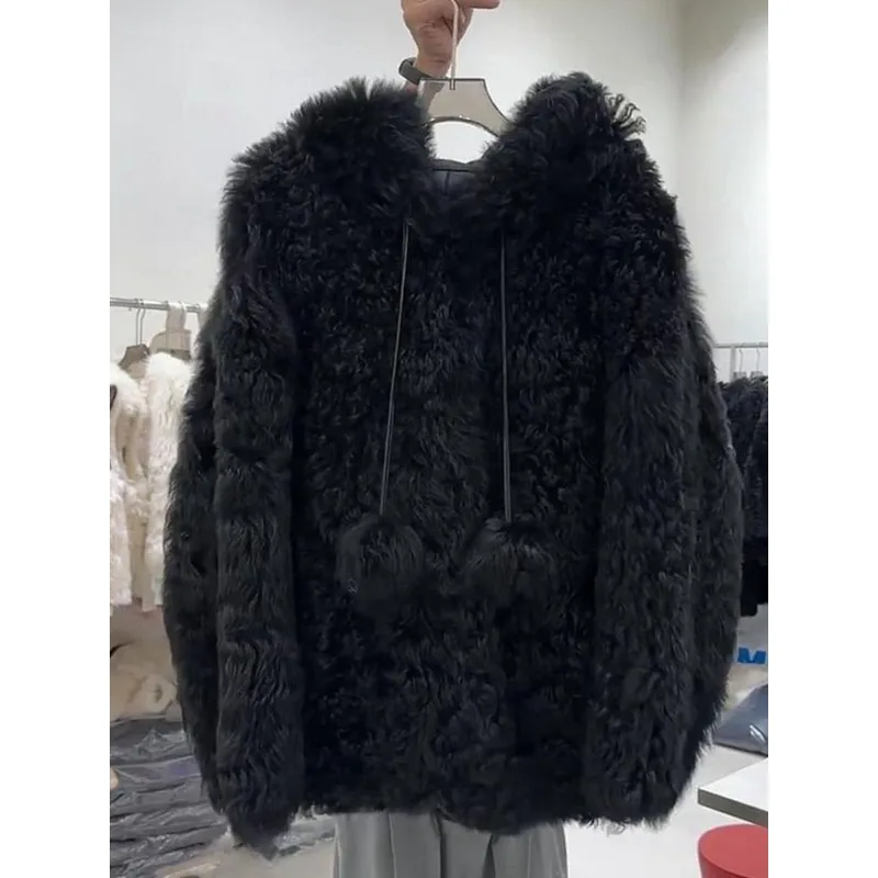 

2025 Autumn and Winter Senior Feeling Super Good-looking Black Hooded Lamb Plush Coat Tide