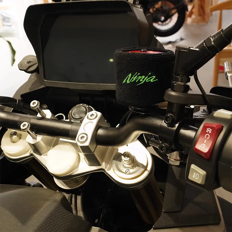 دراجة نارية العالمي الجبهة سائل الفرامل خزان غطاء جورب حماية للنينجا 400 650 500 300 250 250R ZX14R ZX10R ZX6R 1000