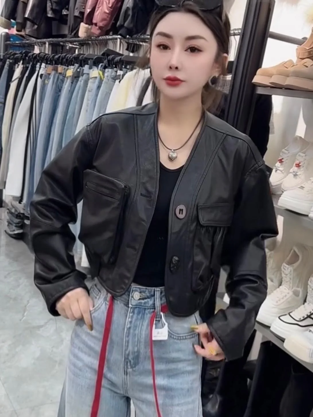 

Spring 2025 Women's Real Leather Jaet eepskin ort V-ne Loose Coat with Big kets Long Sve Commuter Sle