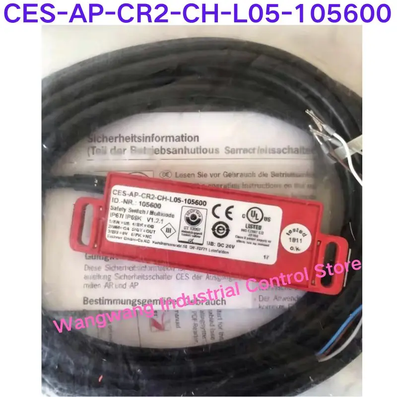 Brand-new  safety sensor Model: CES-AP-CR2-CH-L05-105600 Item number: 105600