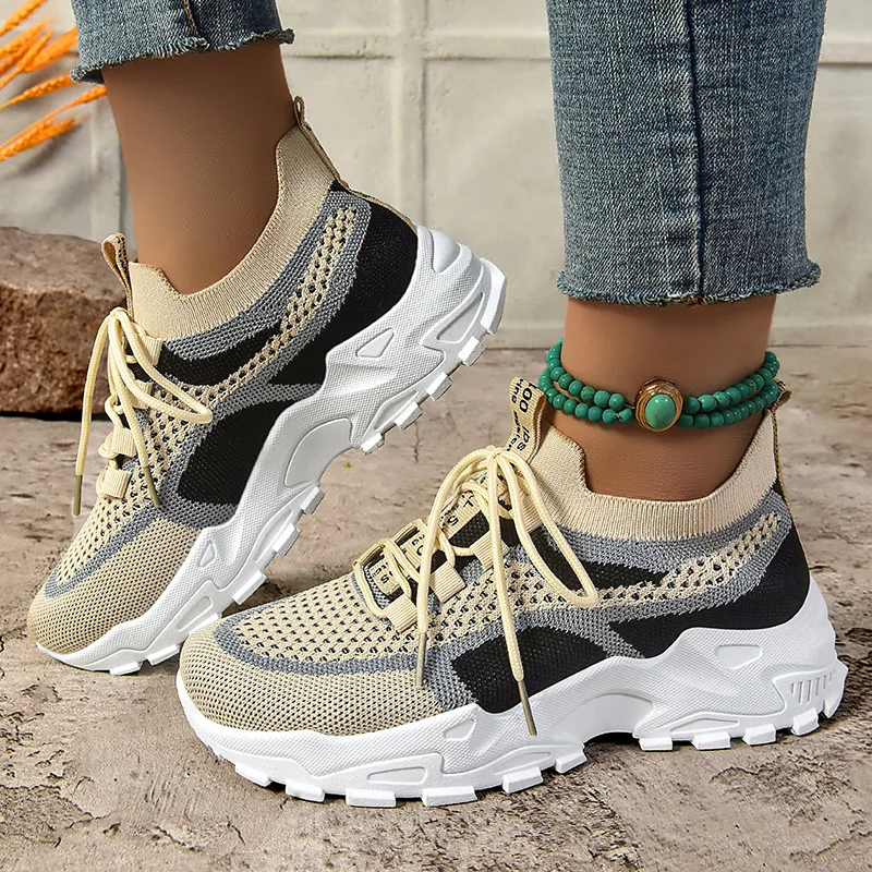 2024 Spring New Ultra-light Running Shoes Sports Women's Shoes Mesh Non-slip Breathable Soft-soled Lightweight Casual Shoes