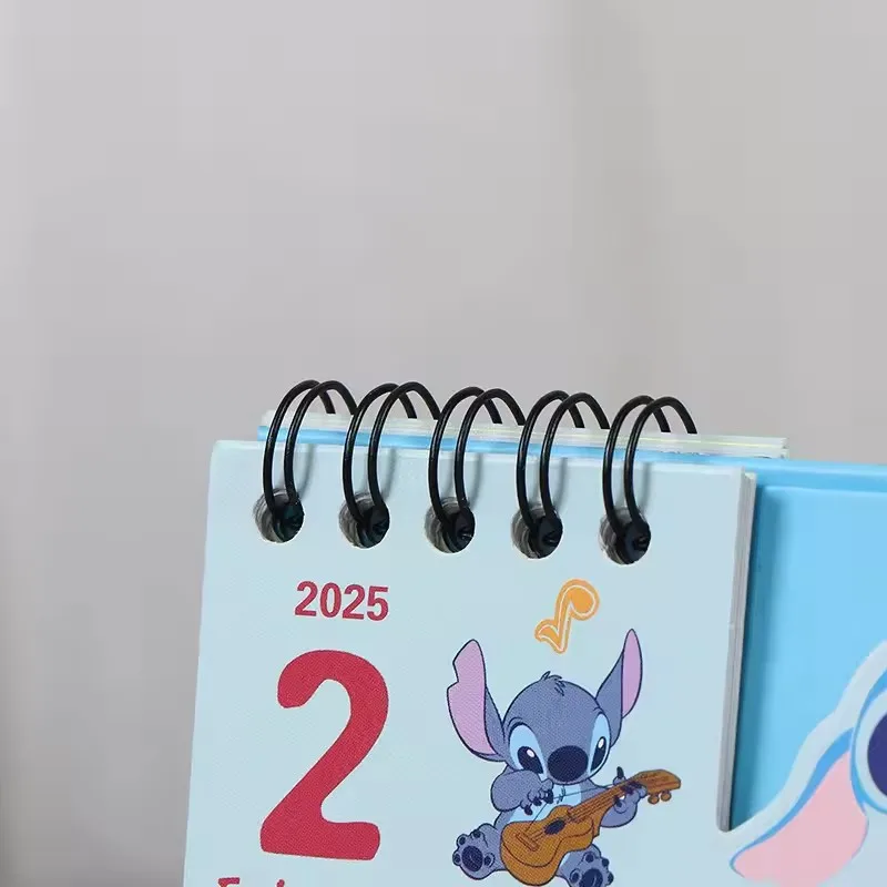 2025 Disney Stitch Desktop-Kalender, Anime, niedlicher täglicher Monatsplaner, Zeitplan, jährliche Agenda, Kalender, Ornament