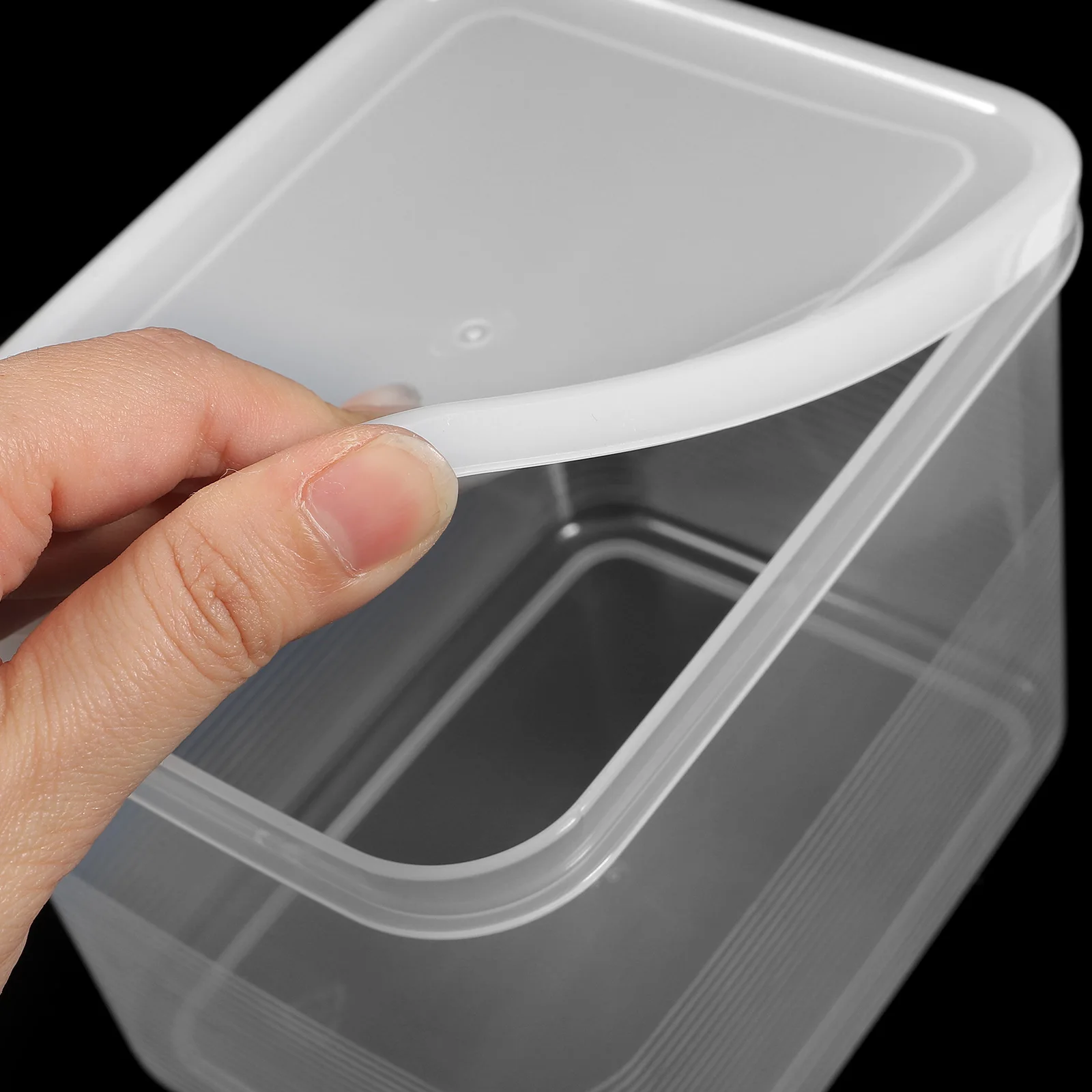 

2pcs Bread Storage Containers Airtight Plastic Keeper Box Loaf Home Kitchen Fruit Snacks Picnic Camping Travel Dessert Plates
