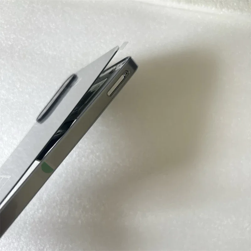 Kompletna obudowa do telefonu Samsung Galaxy A17 5G A176B: środkowa ramka + tylna obudowa z baterią, tylna klapka z otworem na obiektyw aparatu. — zdjęcie produktu 4