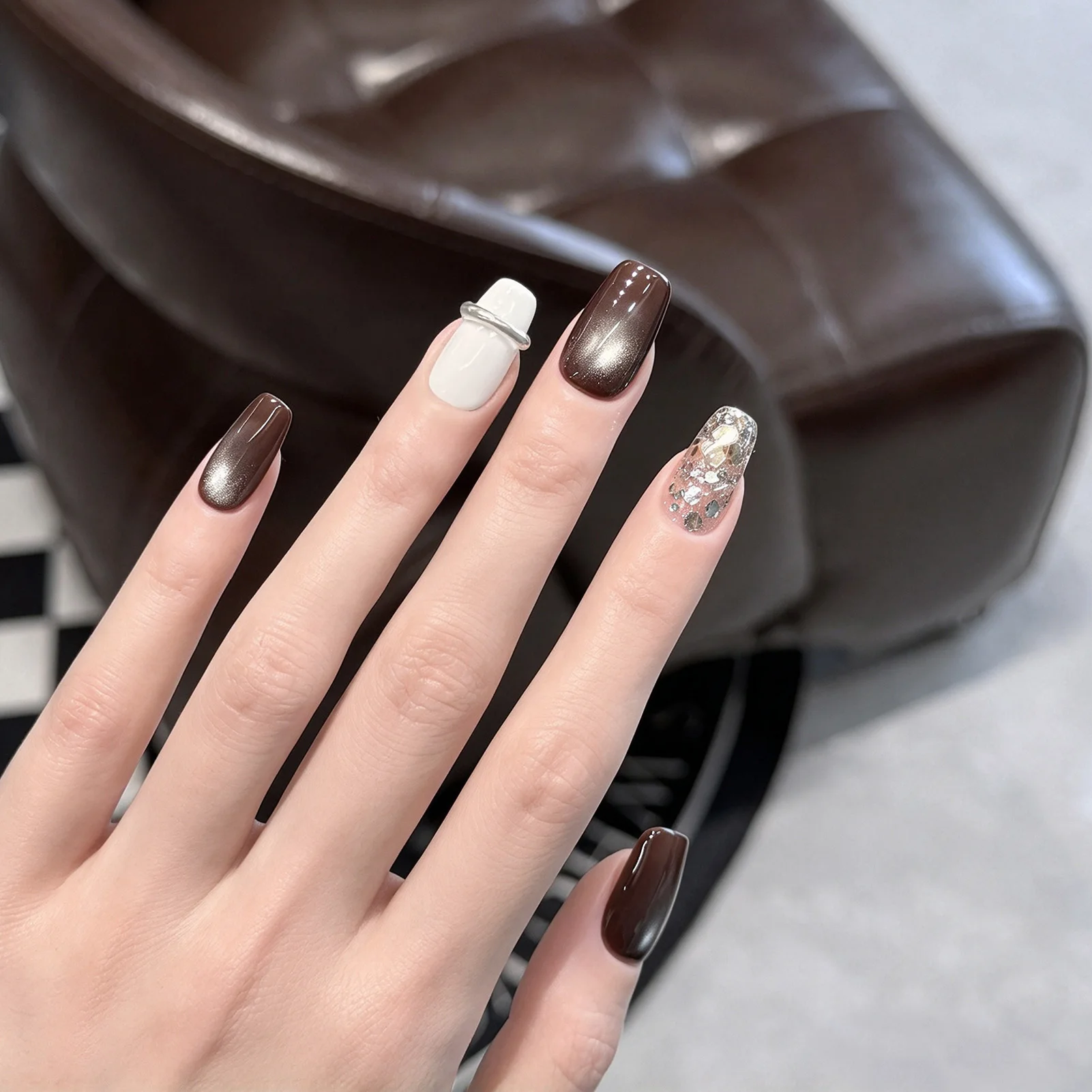 Easy-Apply Press on Nails Elegant for Fall Winter Daily Wear Latte Cat-Eye Resin False Nails Glittery 10 Pcs Set