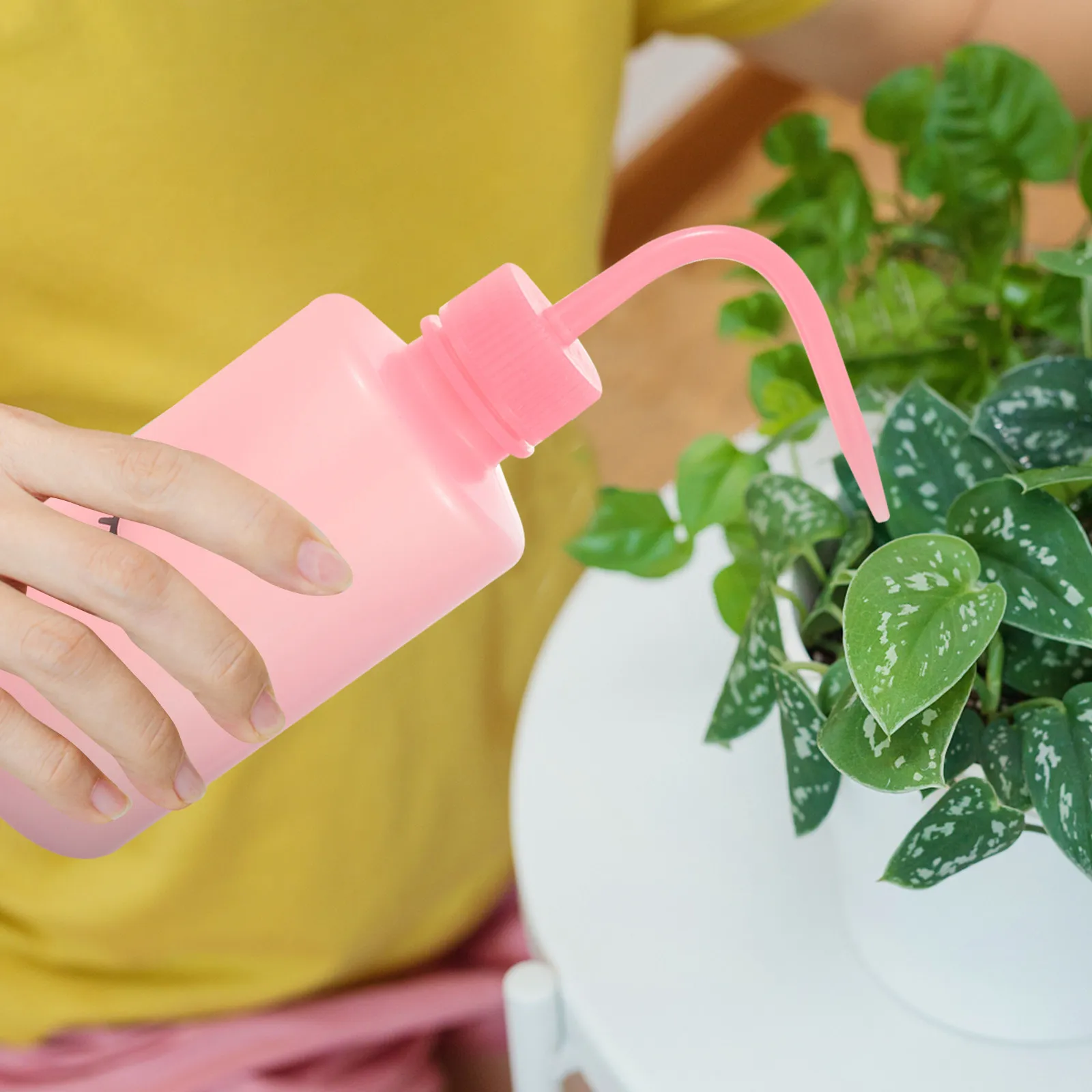 4Pcs Bend Mouth Squeeze Bottles for Eyelash Cleaning Precise Narrow Tip Portable Wash Bottle Multi-Function Plastic Cleaning