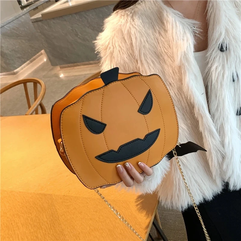 Borsa a tracolla divertente a forma di zucca, borsa a tracolla con catena in metallo di Halloween, borse dolcetto o scherzetto per ragazze donne