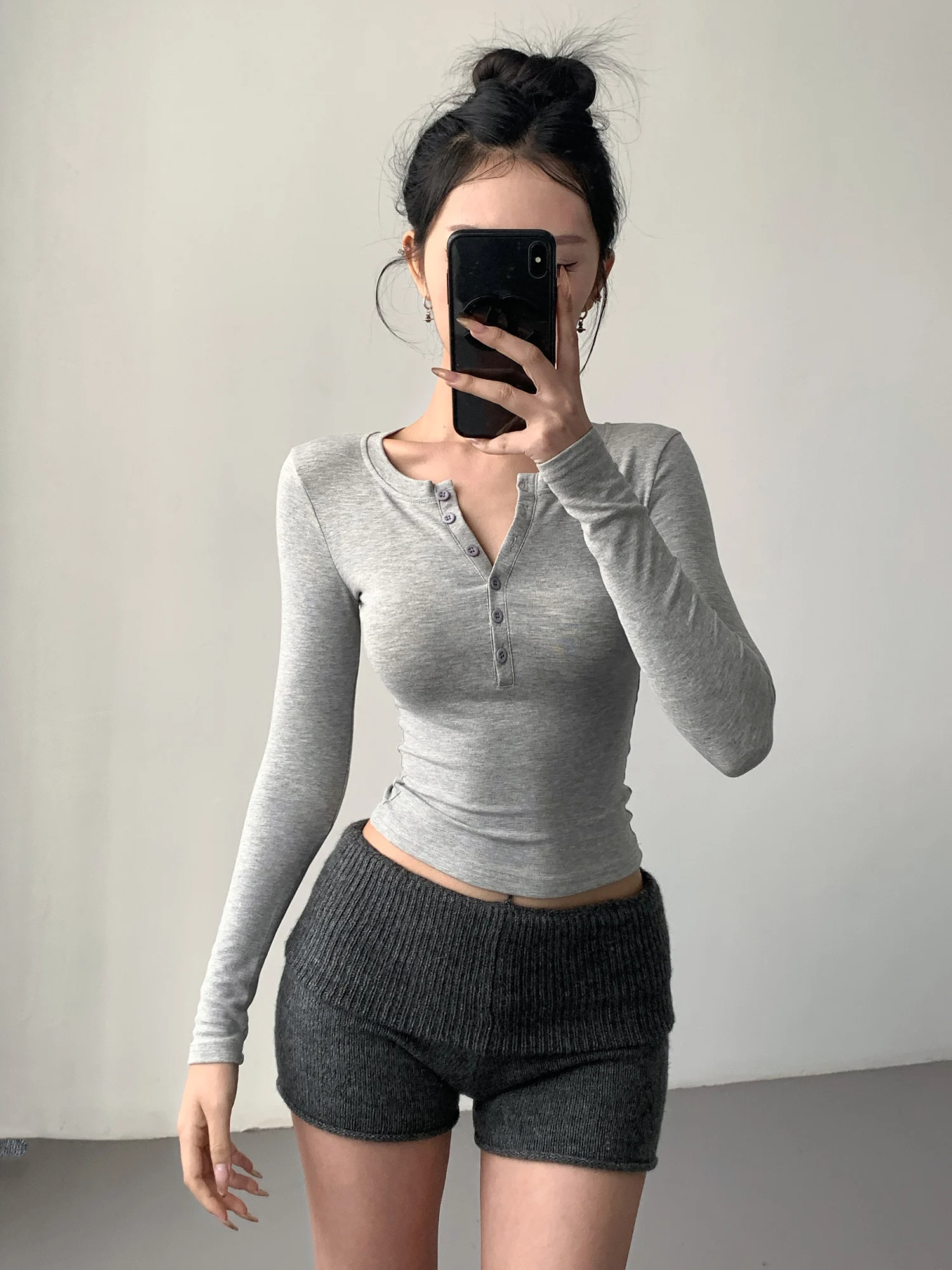 

Slim Fit Long Sleeve T-Shirt Women's Base Shirt Button up Casual Cotton Blend V-Neck Thin Winter Inner Wear Grey Hot Girl