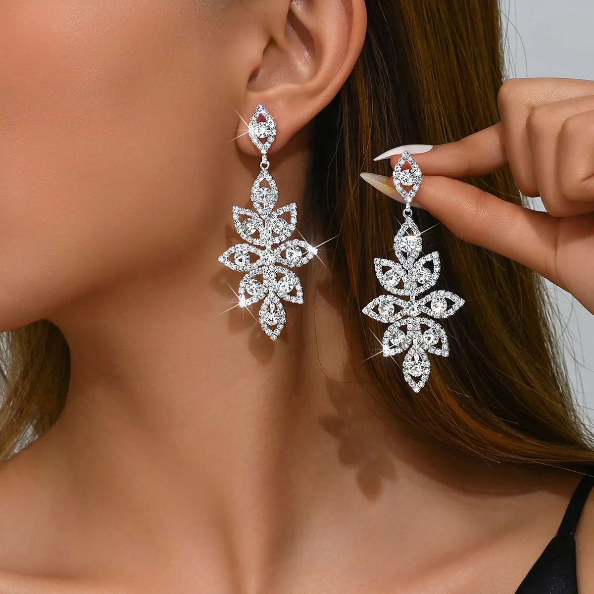 

Trendy Bling Earrings Iced Out Rhinestone Drop Earrings Modern Floral Chandelier Jewelry Classic Body Jewelry Collection Prom