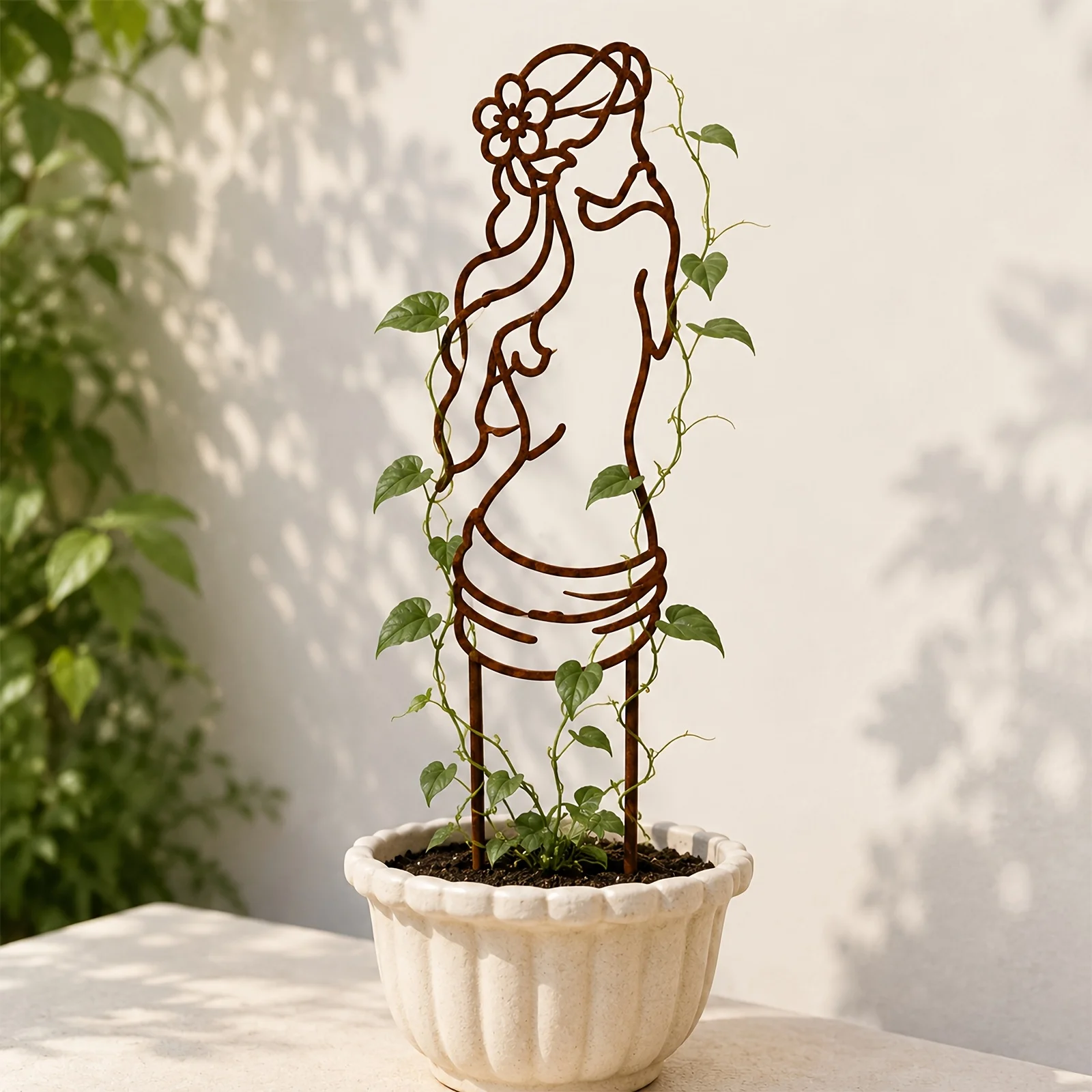 Elegant Line Women's Iron Climbing Frame Vintage Minimalist Artistic Shape for Garden Decoration Climbing Plants Plant Trellis