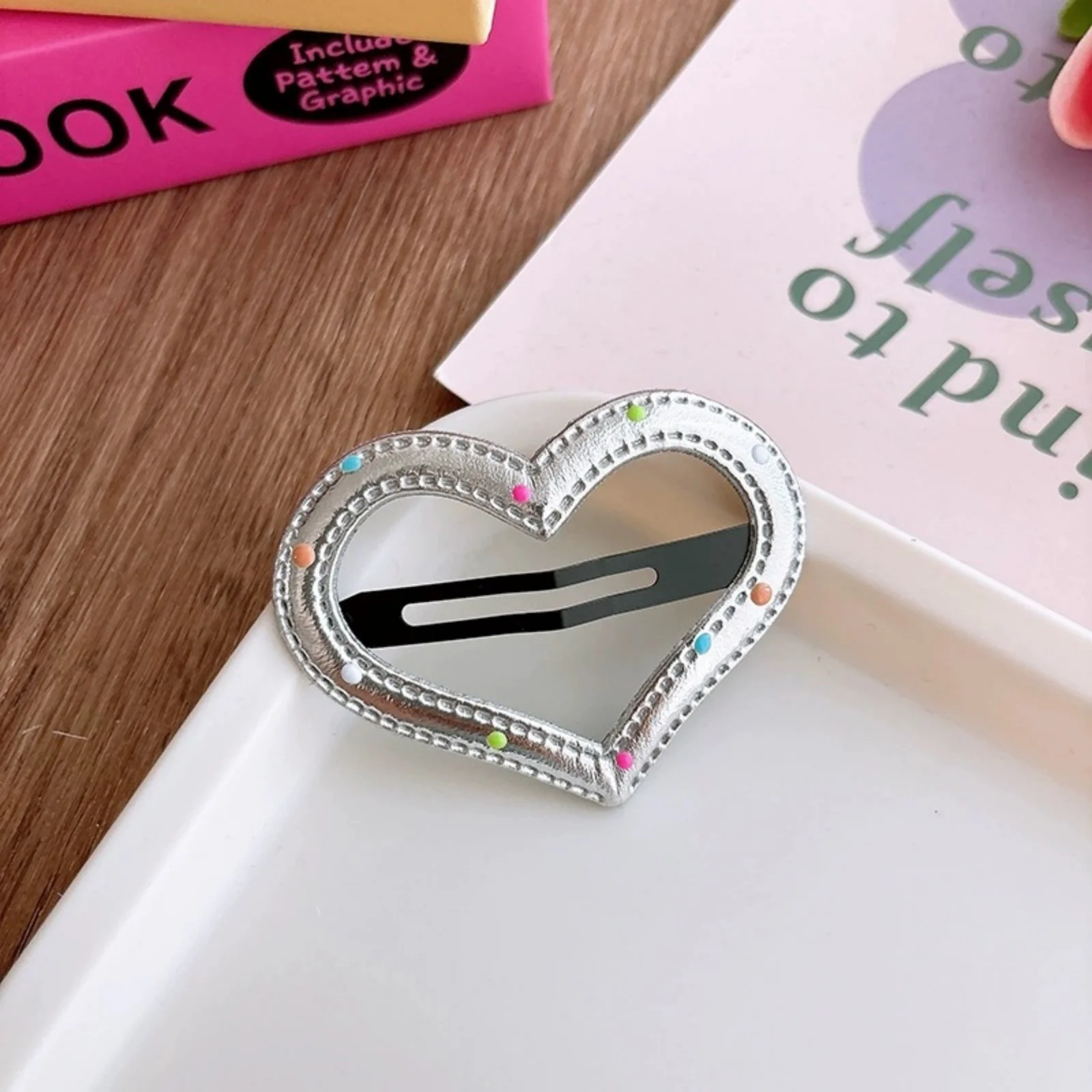 مجموعة مشابك شعر لامعة فضية مكونة من 5 قطع على شكل نجمة وقلب وشريط، وإكسسوارات شعر لطيفة ولامعة مثالية لأنيقة الفتيات