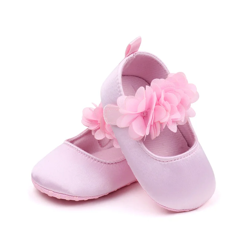 Scarpe da bambino Ragazza carina Fiori Scarpe da primo passo per bambini in morbido cotone bianco e rosa Scarpe da ragazza belle Moda 2023 di alta qualità