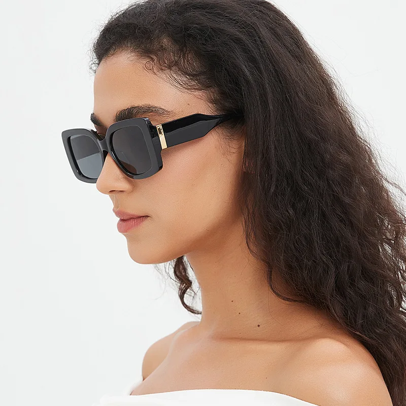 

2025 Luxurious New Glamour Sunglasses For Women And Men Stylish Square Designer Sunscreen Glasses Unisex Fashion Shades