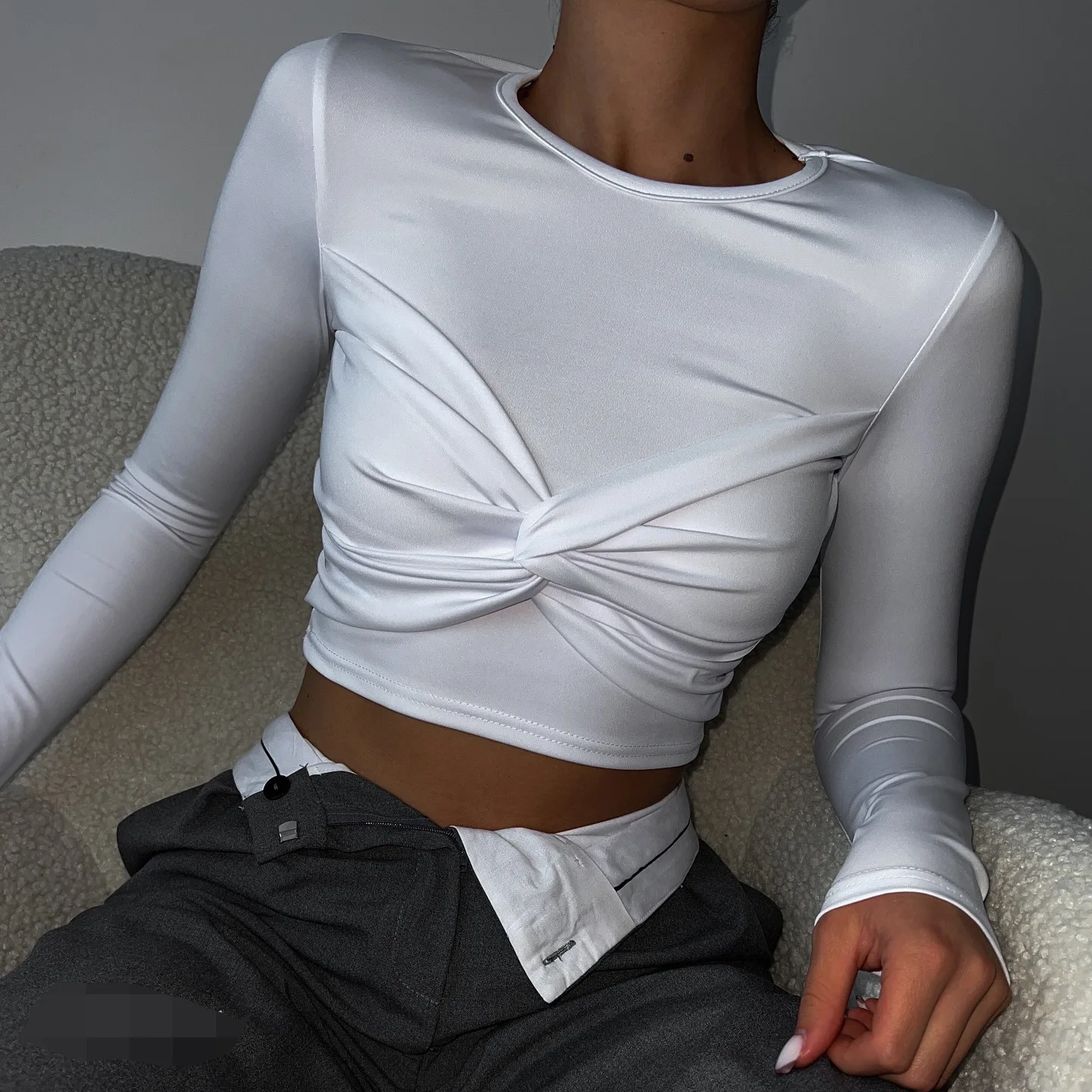 تي شيرت نسائي طويل بطيات ملتوية من American Sle لعام 2024 مع Waisand مستدير Ne ort Length من البوليستر