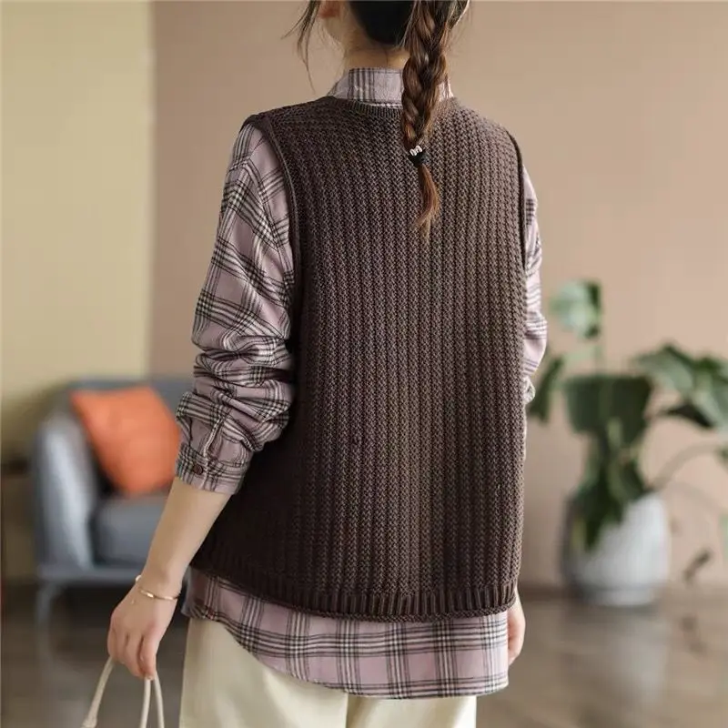 Retro Label V-neck Vest Knitted Vest for Women, Spring 2024 New Large Loose Casual Hoodie Clip