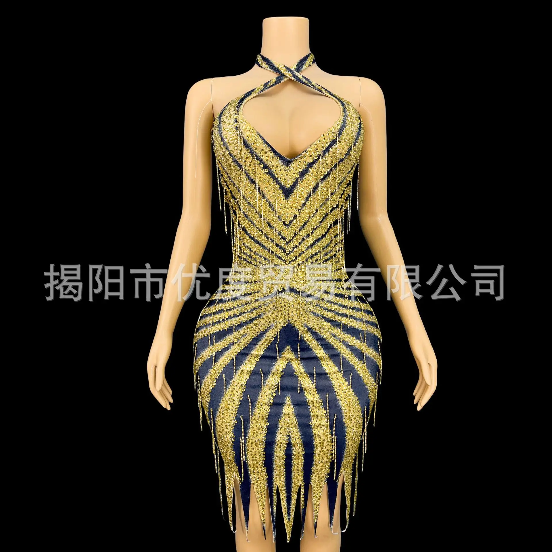 ชุดเดรสยาวประดับเพชรเทียมสีทองแบบผูกคอเปิดหลัง สำหรับงานวันเกิด การแสดงบนเวที หรืองานแต่งงาน