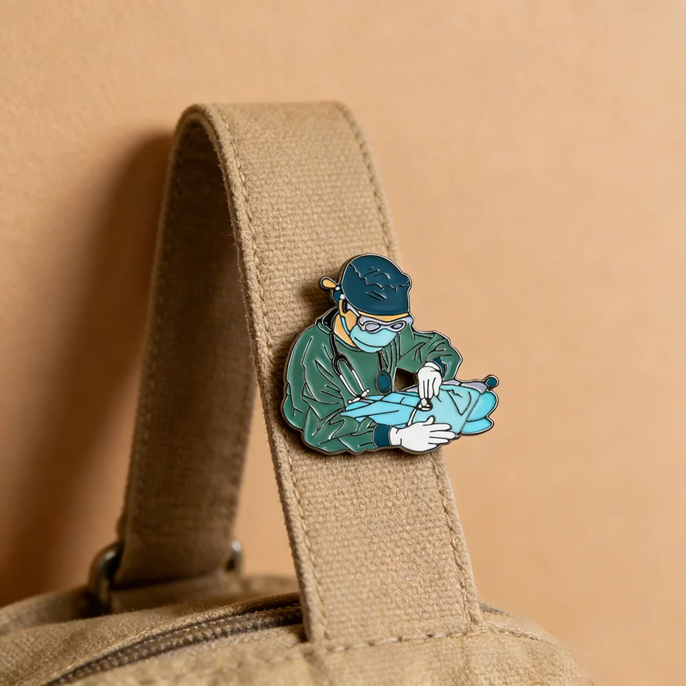 

Anti-Epidemic Medical Worker Brooch Nurse Doctor Lapel Pin for Med Staff Bag Accessories Brooch Fashion Badge Jewelry
