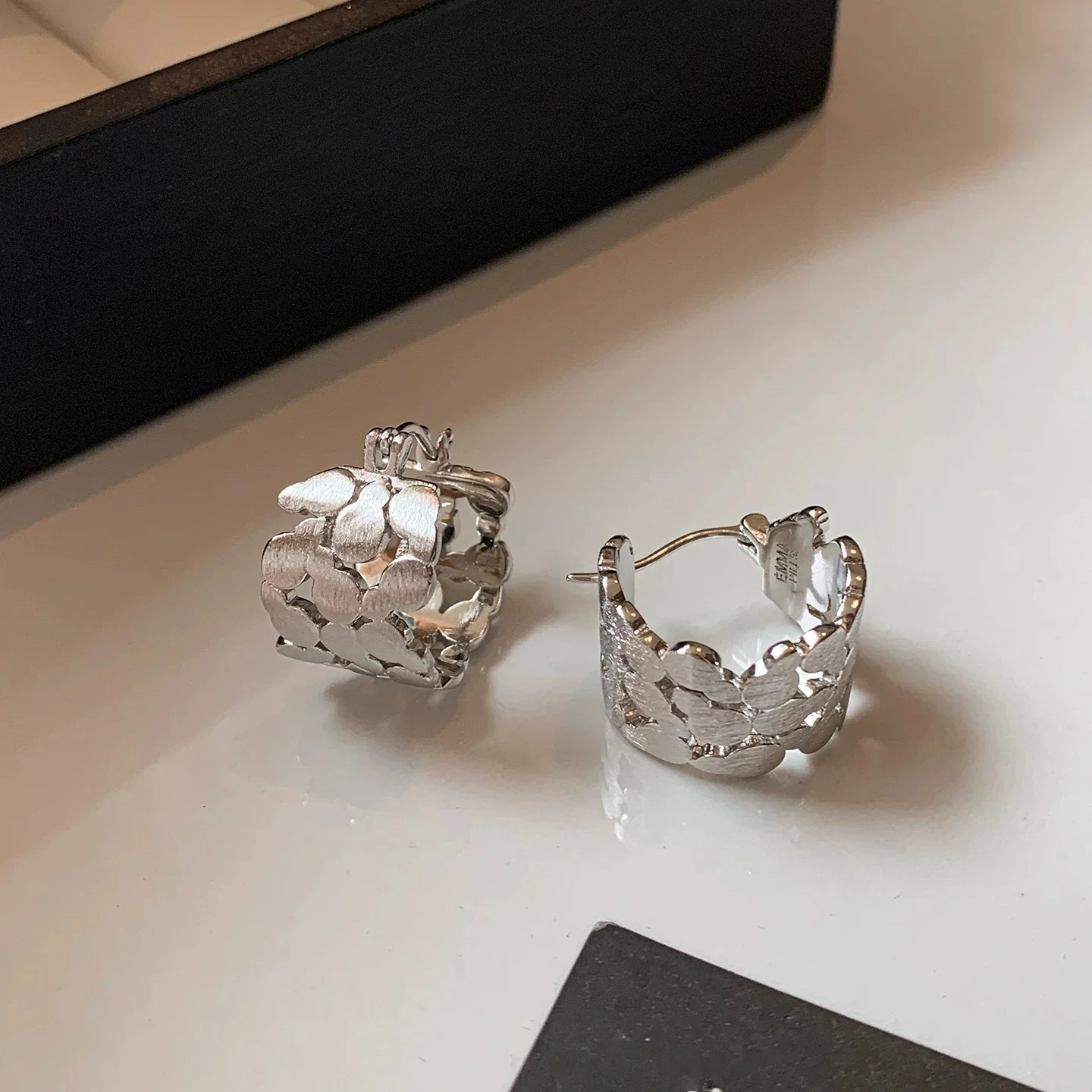Unique Brushed Silver Color Gourd Earrings for Women Exquisite Niche Light Luxury Versatile High-end Fashion Ear Jewelry