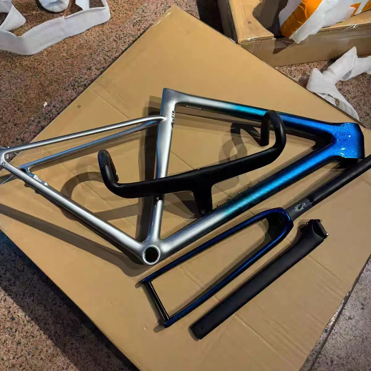 Full Carbon Fiber Road Bike Frame Set SI8 Custom Paint with Handlebars