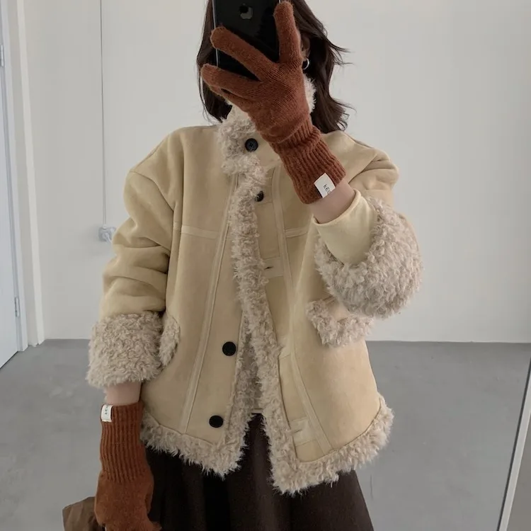 Chic Ort Pelz Leder Damen Jaet Vintage High-End Feel Neuankömmling Faionable Vielseitiges Matten-Design Knopfverschluss