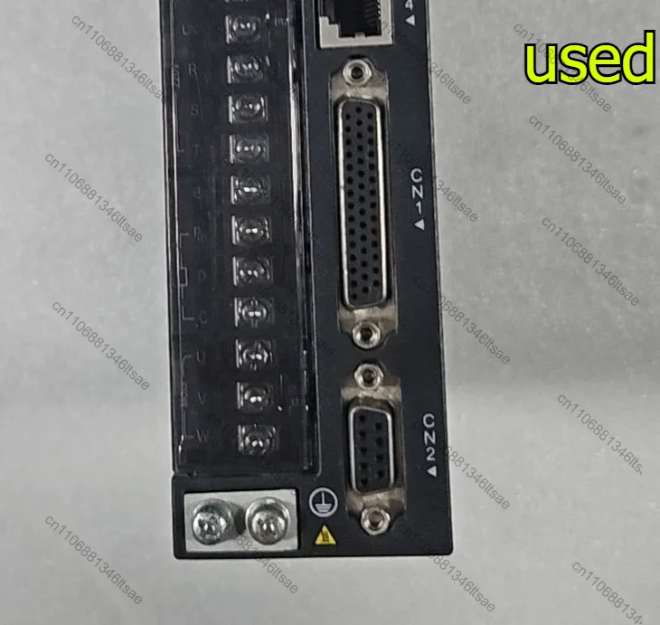 Accessories 1pcs servo drive is620ps5r5i-iab 750w power, three-phase input 200-240v, output 3ph ac 0-240v 0-400hz