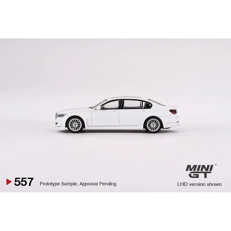 MINIGT 557 1:64 AlpineB7 XDrive AlpineWhite Diecast Diorama Car Model Collection