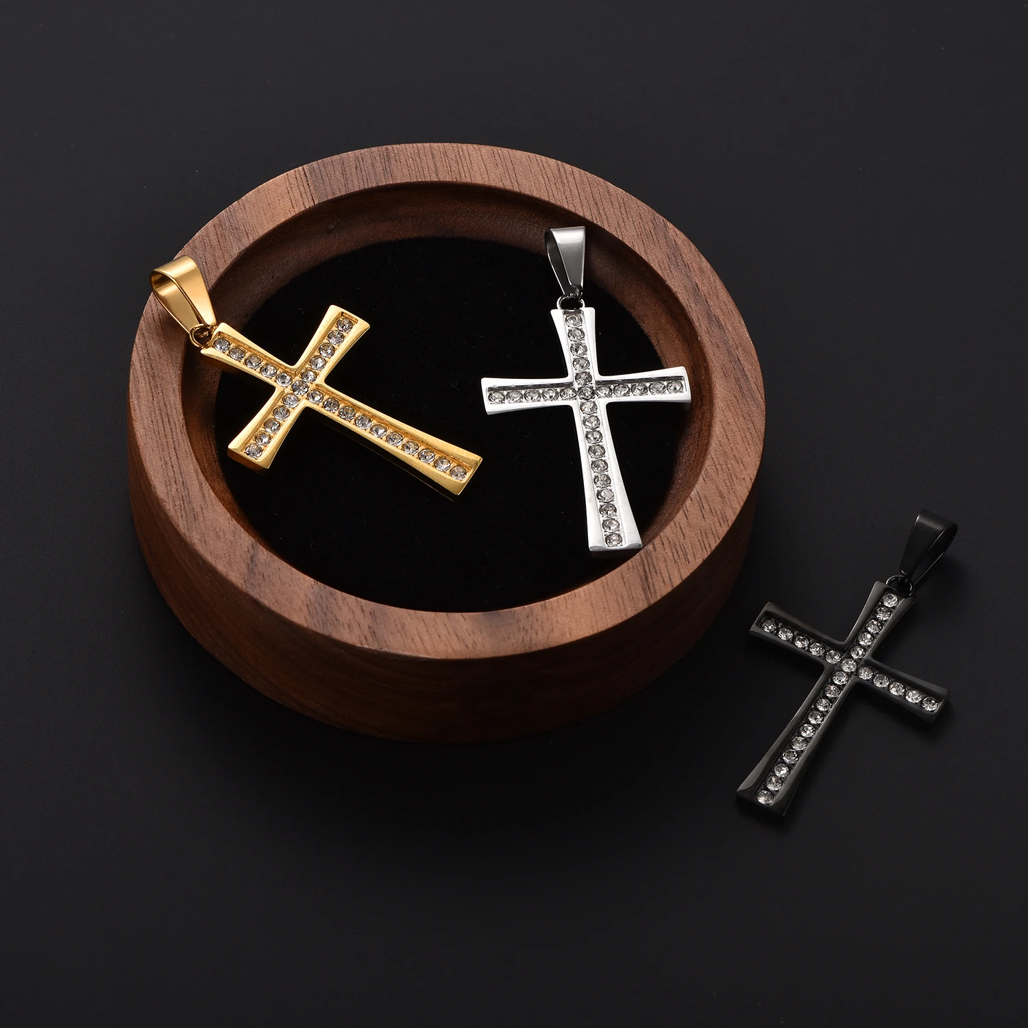 Religiöser Schmuck für Frauen und Männer, katholisches Christus-Kreuz aus Edelstahl, Halskette mit Jesus-Kreuz-Anhänger – Detail 6