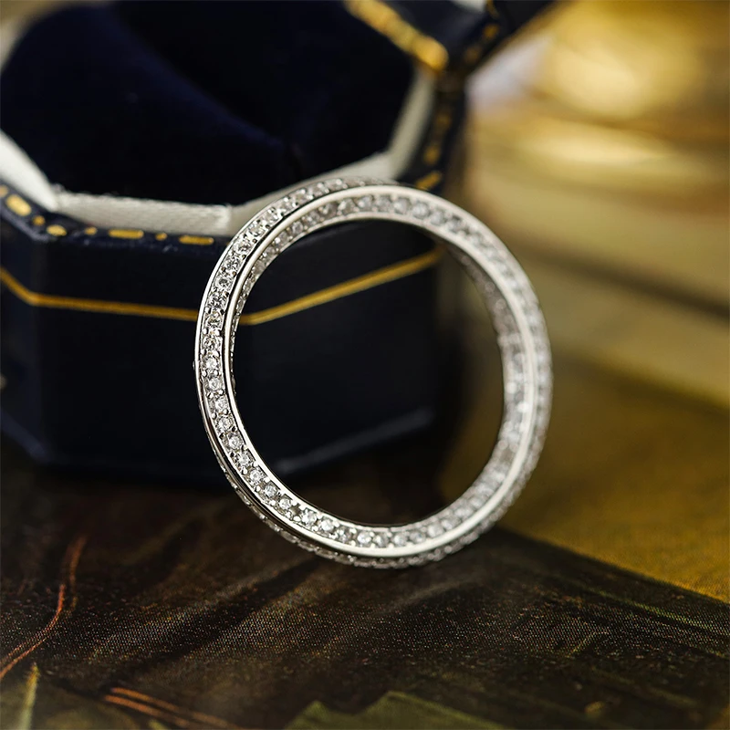 Creative and Personalized Genuine S925 Silver Full Diamond Zircon Möbius Strip Simple Couple Ring