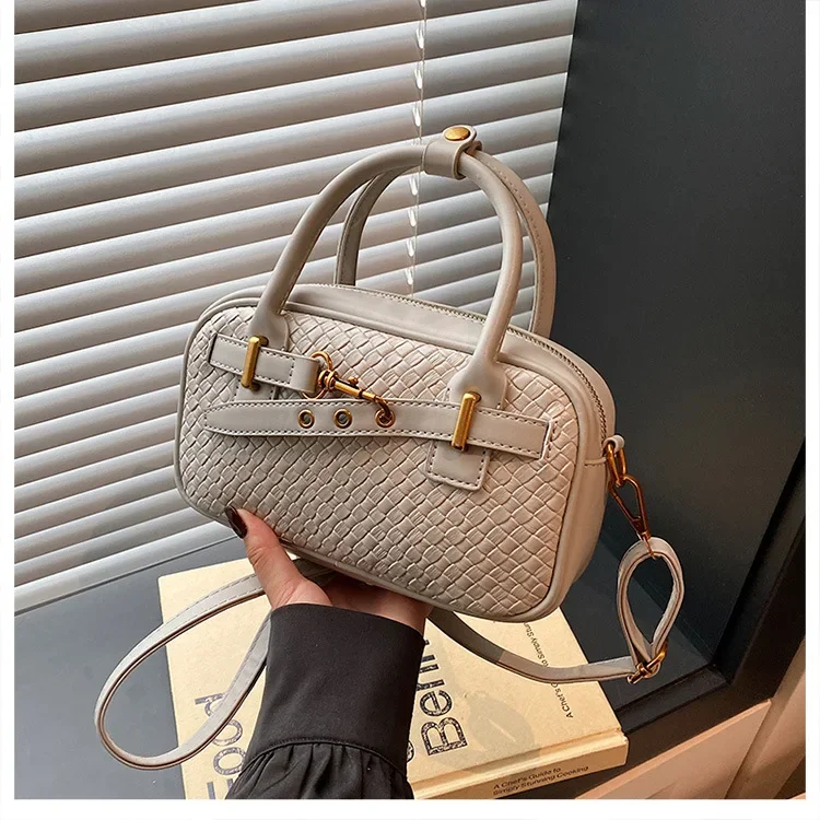 

Light Luxury 2025 Women's Solid Color Bowling Bag - Matte, Retro Belt Design, Handheld, Shoulder & Crossbody, Fashionably Casual