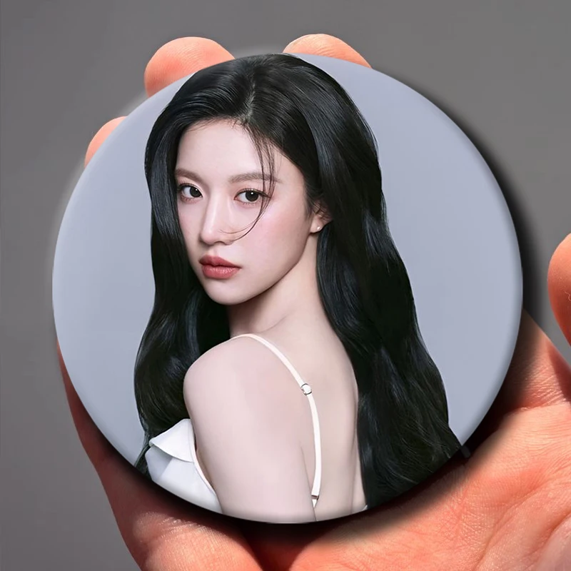 58mm Korean Girl Go Youn Jung Enamel Pins Round Brooches Character Badges for Clothes Decoration