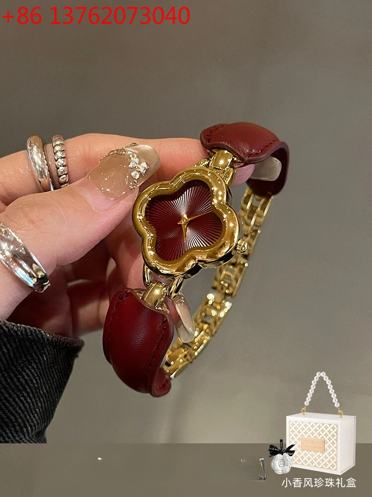 

Ankela red watch women's four-leaf clover small dial bracelet watch niche light luxury women's quartz watch