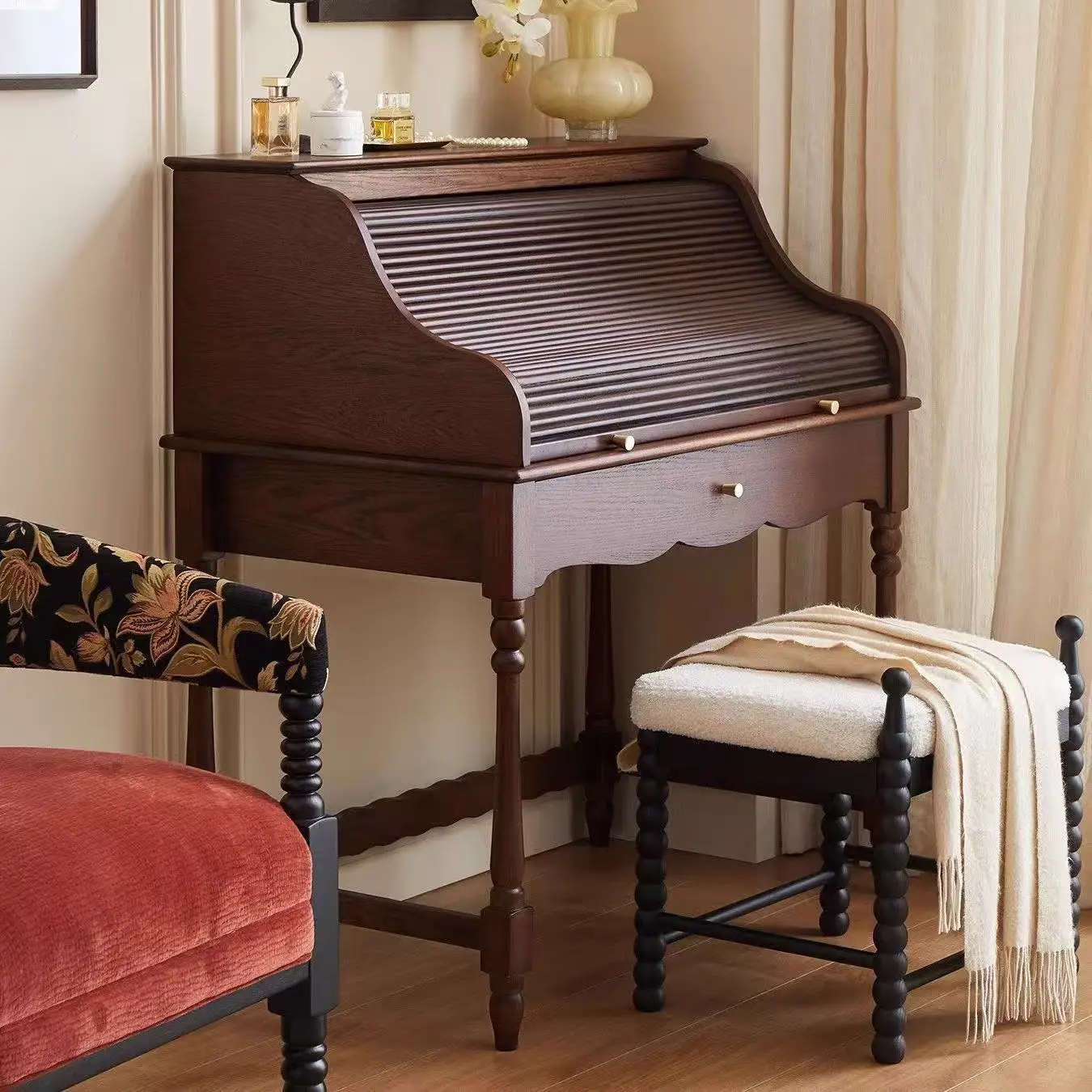 Retro Style Solid Wood Vanity Table Large Capacity Multi Drawer Dresser with Unique Carved Leg Luxury Makeup Station for Bedroom