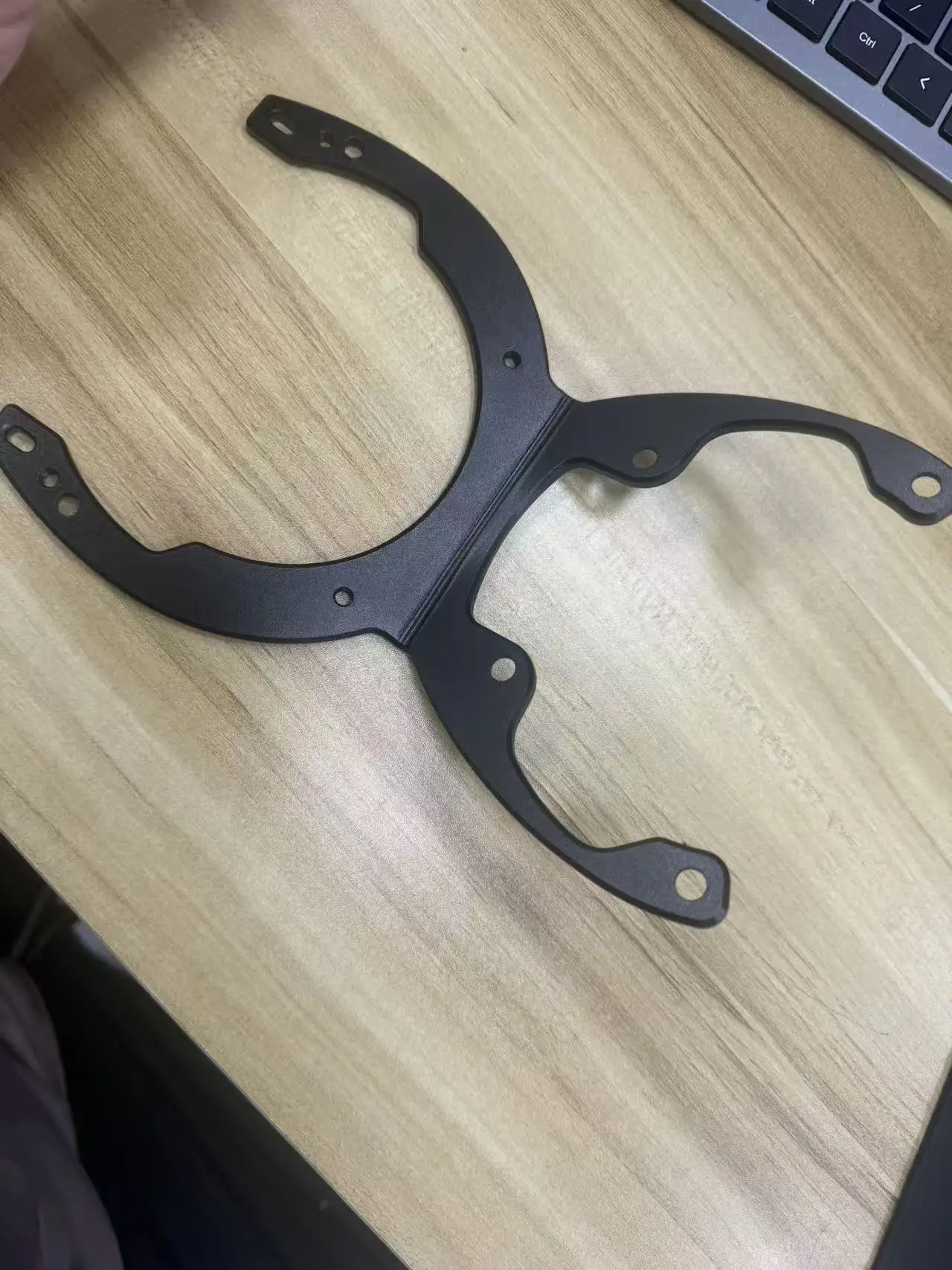 إعادة إصدار لرف إعادة إصدار قوس حقيبة خزان الوقود الصحيح #3