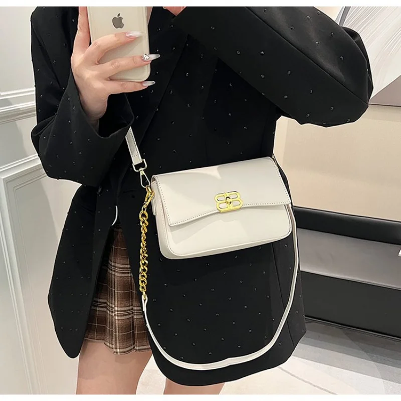 

Elegant Women Messenger Bag With Long Adjustable Strap And Front Flap Pocket For Smart Casual Look