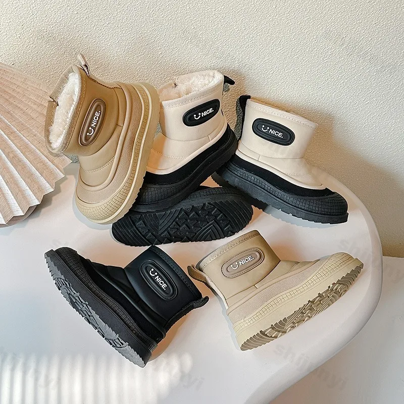 

Children's Fashion Casual Thick Sole Plush Cotton Short Boots 2025 Winter New Boys' Comfortable Warm Versatile Chunky Snow Boots