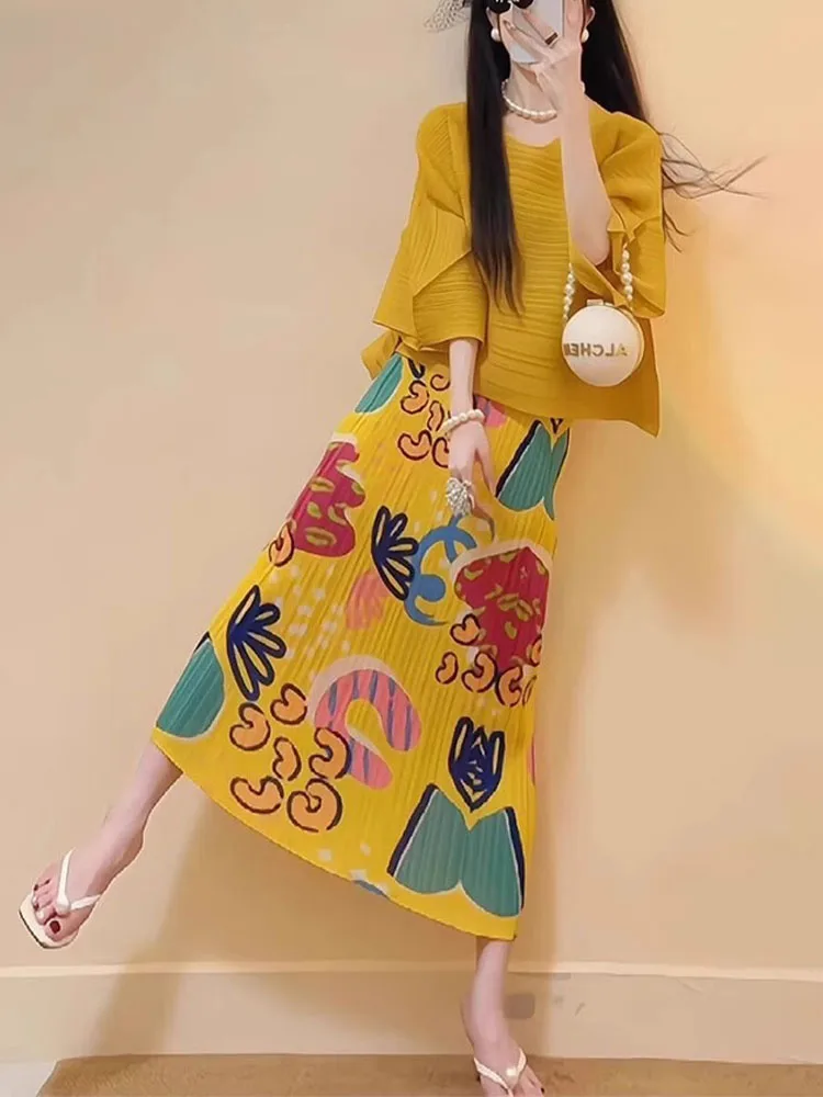 

Желтый комплект с принтом: юбка-полусолнце и топ с длинным рукавом, свободный крой, высокая талия, для офиса, летний, новинка, антивозрастной эффект, модный женский комплект