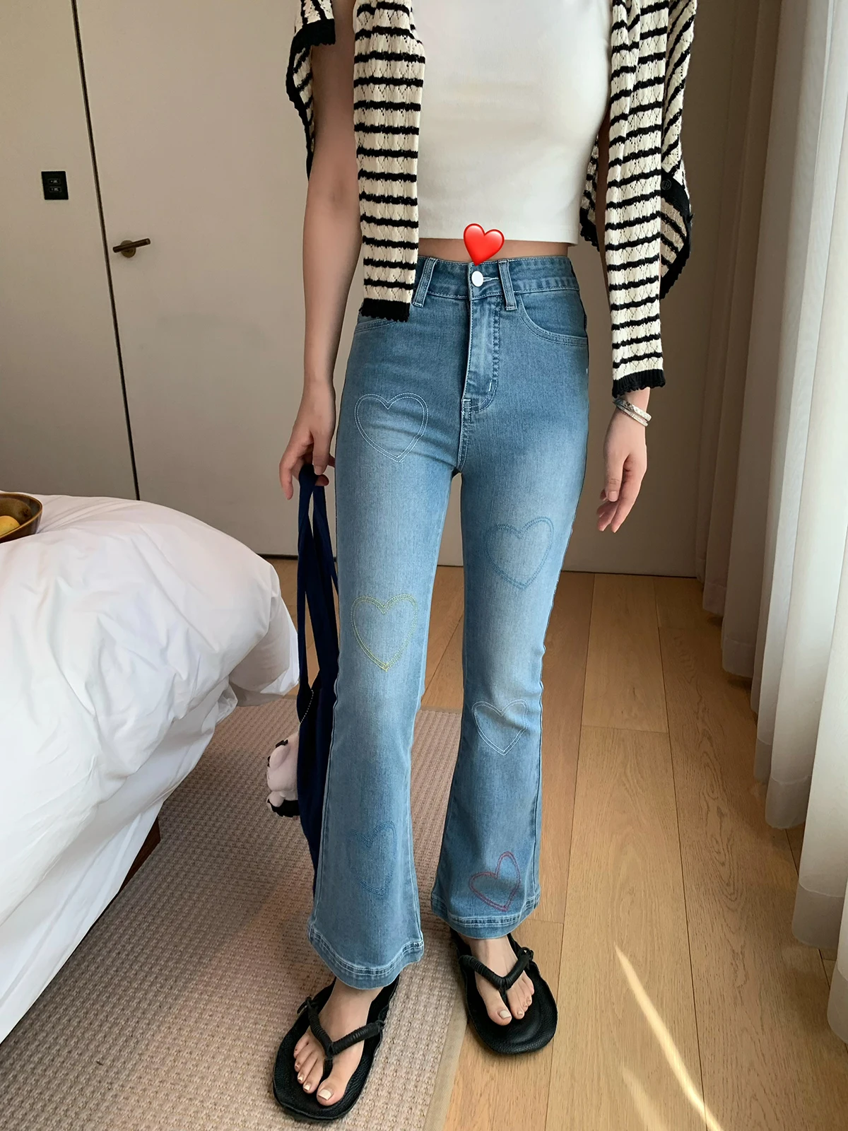 

Летние джинсы с вышивкой в виде цветов вишни, расклешенные, женские, с обычной талией, на пуговицах, из денима со средней эластичностью