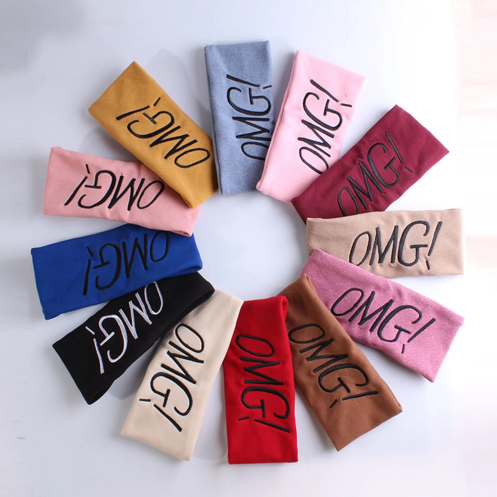 1 Buah　Set Ikat Kepala Huruf "OMG" Multiwarna, Aksesori Rambut Olahraga & Harian Modis untuk Wanita dan Anak Perempuan