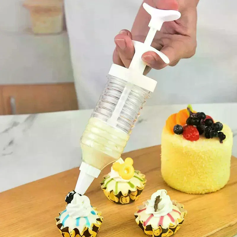 New 8 Pipe Nozzles With Syringe Plastic Cream Baking Nozzle Dispenser Icing Pastry Cream Tips Pastry Tube Decoration Tool