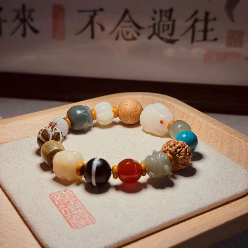 Original Eighteen Seed Bracelet with Agate Bodhi Jade Rabbit, Lucky Cat Phoenix Eye Cheese and Vajra Beads