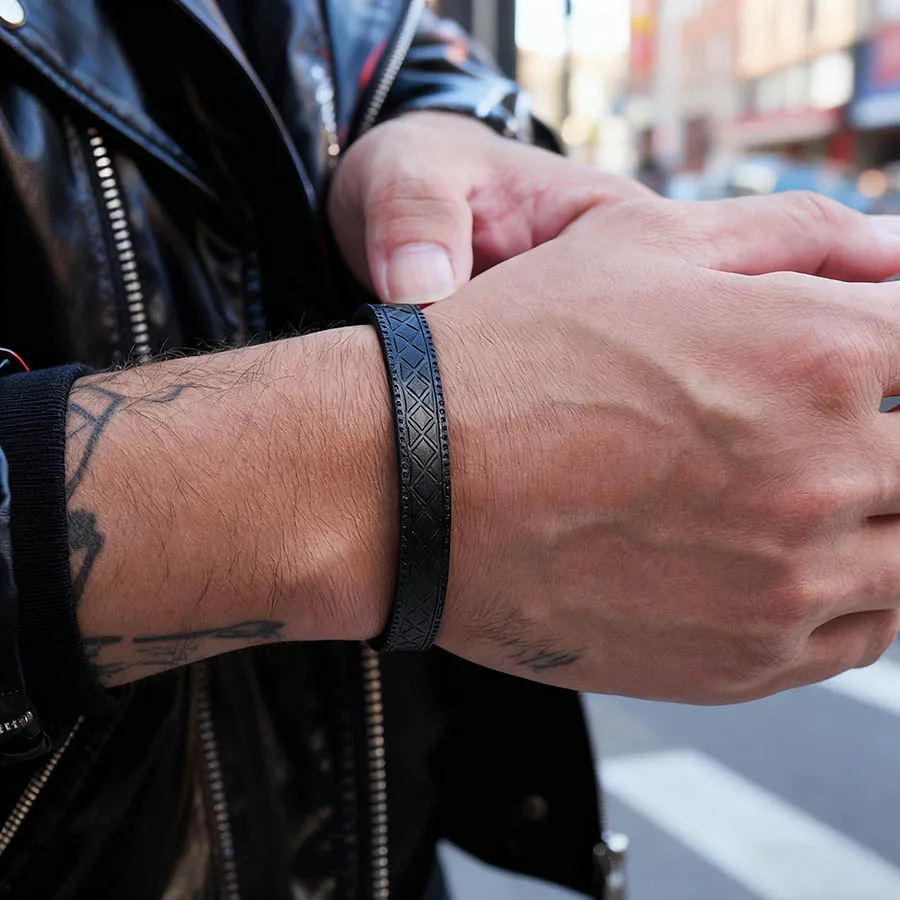 Punk PU Leather Man Apparel Accessories High Quality Magnetic Buckle 3 Color Detachable Wrap Armband Homme Festival Gift Jewelry