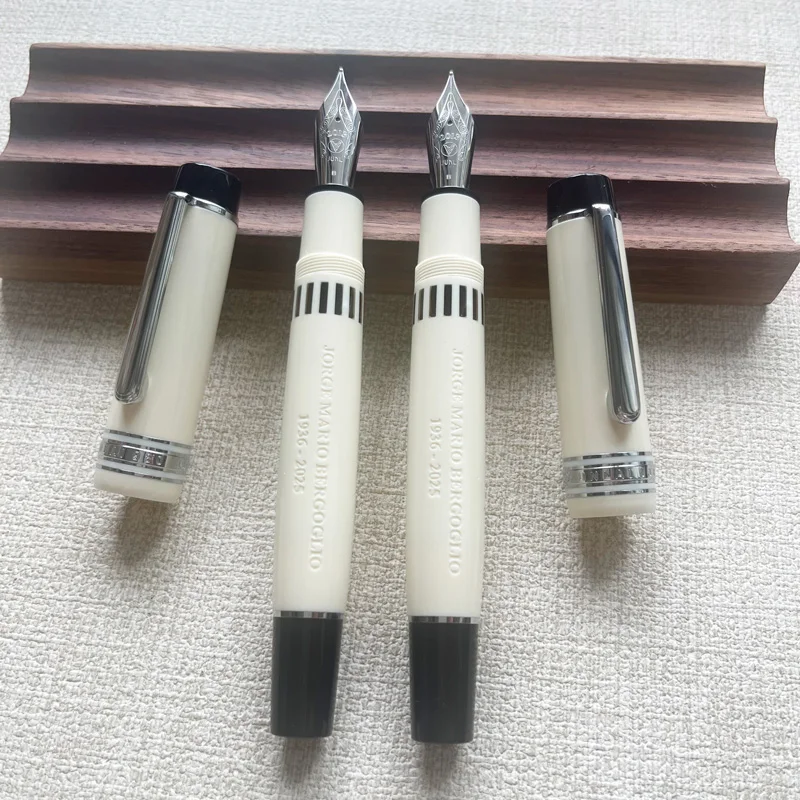 

WingSung 930 Resin Piston Fountain Pen N0.9 Iraurita F/M/B Nib Gold/Silver Clip Business Student Writing Gift Pen