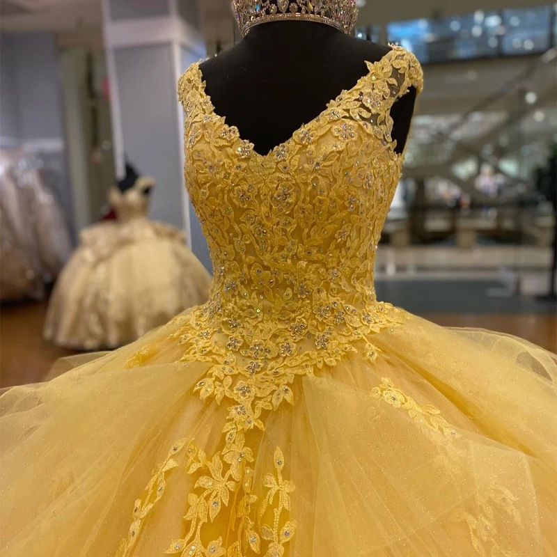 Angelsbridep-vestido de princesa con cuello en V para niña de 15 años, traje amarillo con apliques para fiesta de noche y quinceañera