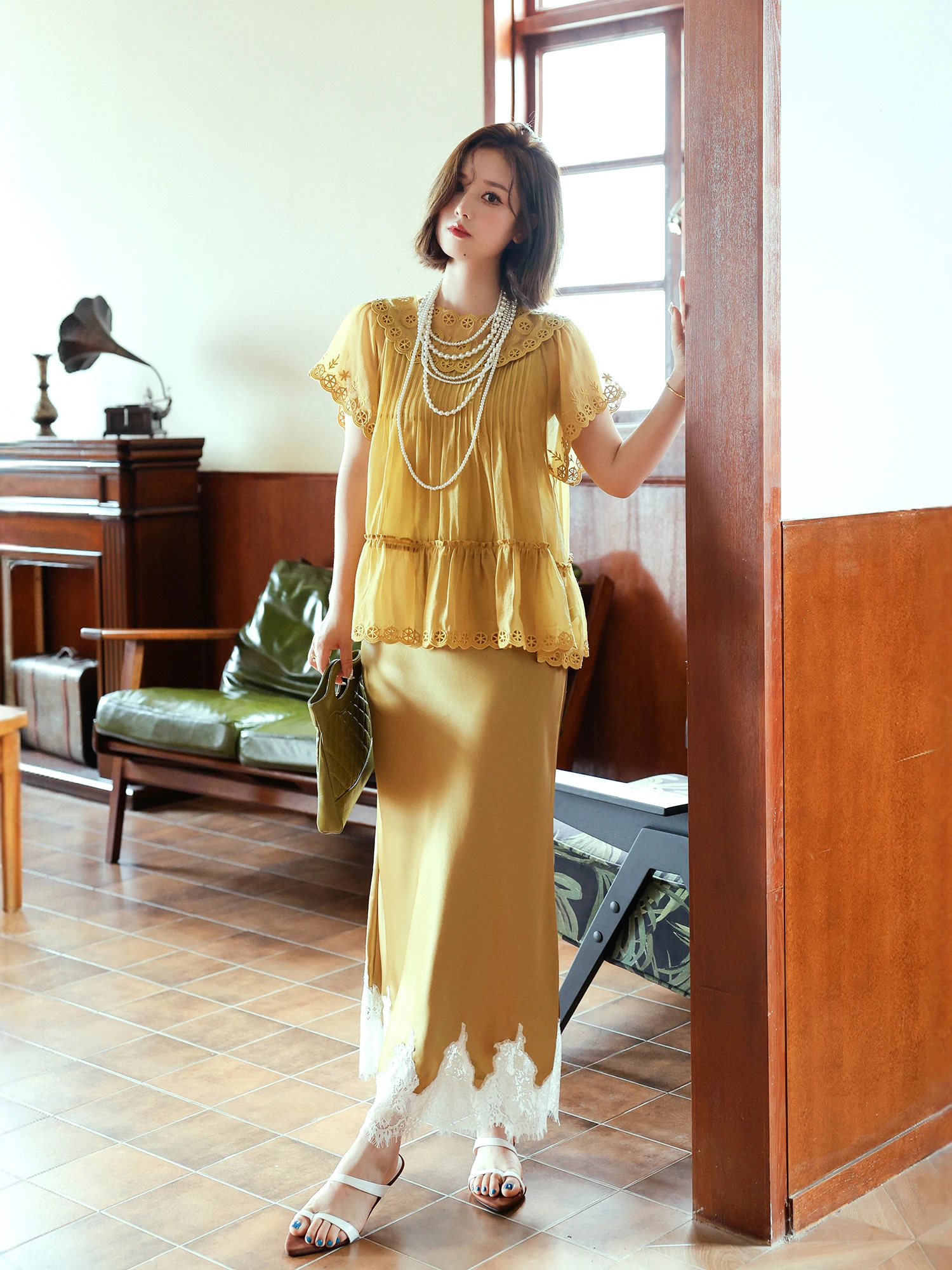 

MIUCO Retro Midi Length Silk Satin Lace Fi Tail Skirt Sliver Smooth Dra Evening Skirt Women's Busin OL Sle