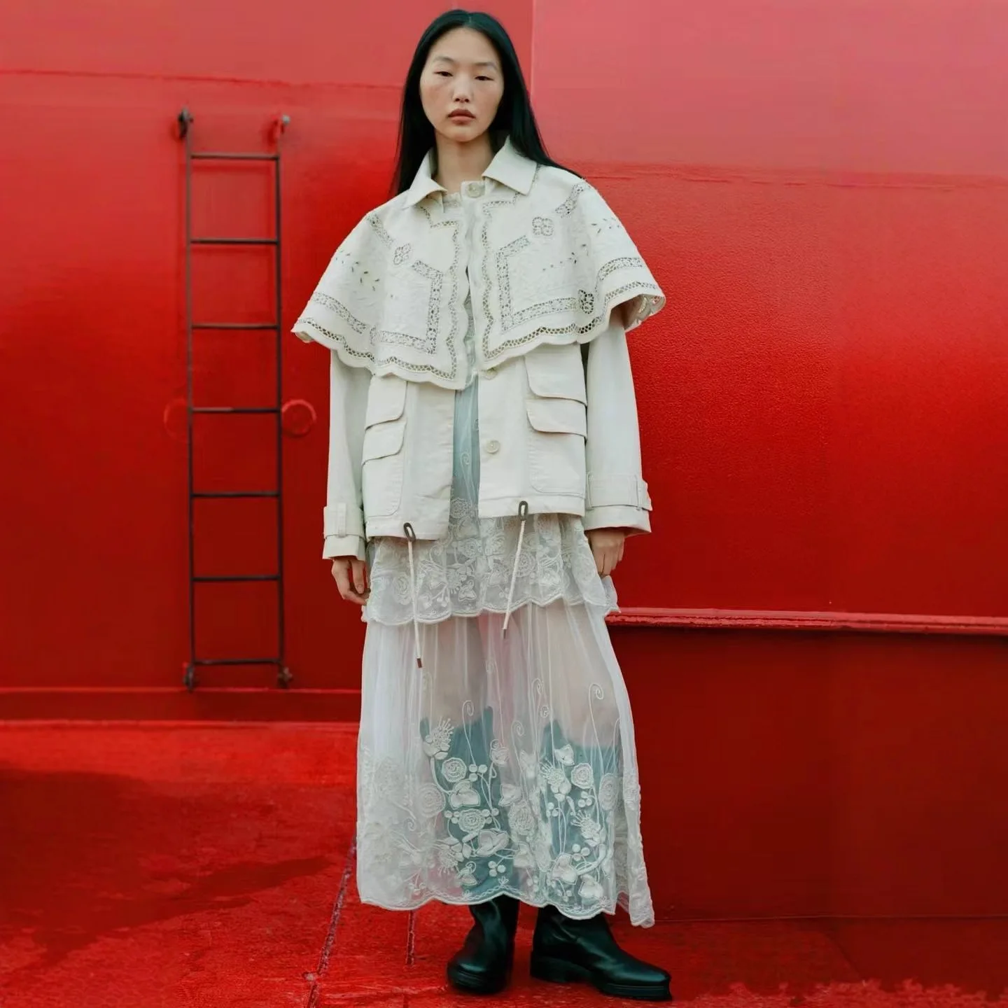 

Женская куртка-жакет с вышивкой и вырезами на плечах, свободного кроя, из 100% хлопка, с длинными рукавами