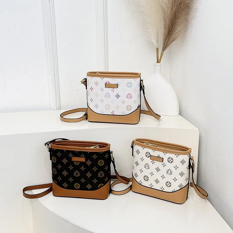 

2025 High-end, Light Luxury, Retro Fashion Print, High-end Bucket Bag, Elegant Commuting and Shopping Crossbody Bag