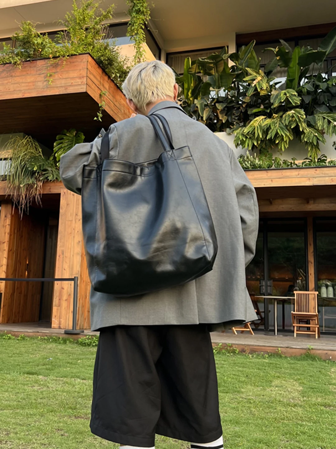 NIN Original Unisex Oil Wax Leather Hobo Tote Bag Fashionable Single Shoulder Backpack Casual Style Magnetic Buckle Closure